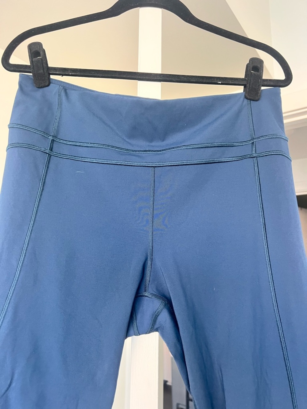 Lululemon Cropped Navy Blue Legging- Size 12 - Picture 4 of 8